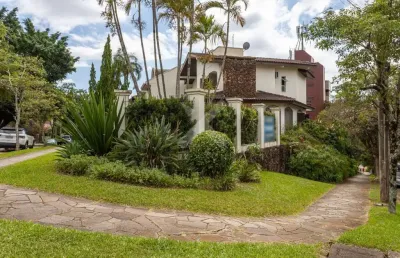Casa com 3 quartos à venda na rua araponga, 215, três figueiras, porto alegre por r$ 1.799.000