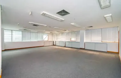 Sala comercial para alugar na rua dona laura, 320, rio branco, porto alegre por r$ 15.000