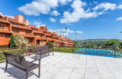 Casa em condomínio fechado com 4 quartos à venda na avenida cai, 735, cristal, porto alegre por r$ 1.490.000