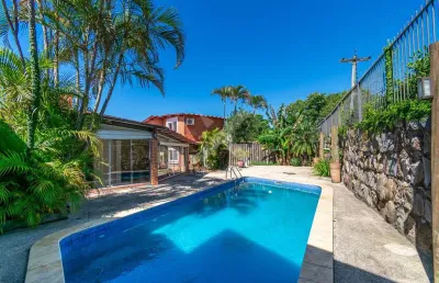 Casa com 3 quartos à venda na rua abdo jorge curi, 101, rubem berta, porto alegre por r$ 1.050.000