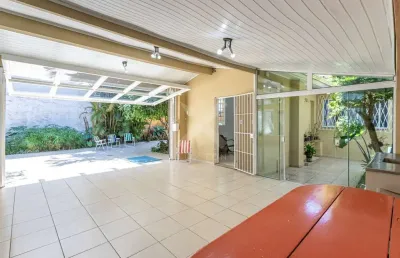 Casa comercial para alugar na rua frederico mentz, 1781, navegantes, porto alegre por r$ 6.800