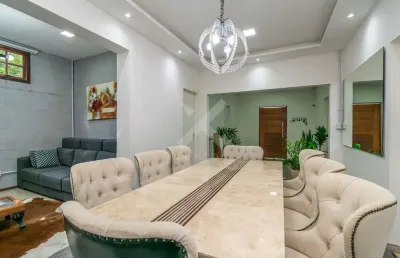 Casa com 4 quartos para alugar na rua pedro pereira de souza, 135, partenon, porto alegre por r$ 6.600