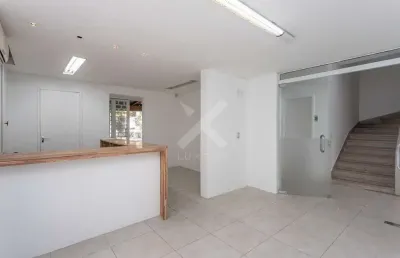 Casa comercial para alugar na rua silva só, 131, santa cecília, porto alegre por r$ 8.900