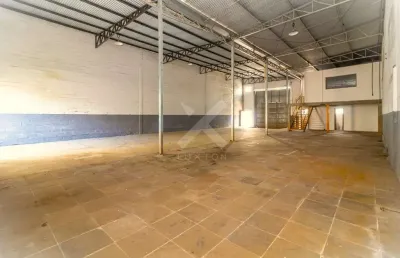Barracão / galpão / depósito para alugar na rua santo antônio, 10, floresta, porto alegre por r$ 4.500