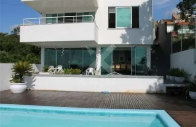 Casa com 3 quartos à venda na alcebides antonio dos santos, 355, nonoai, porto alegre por r$ 1.750.000