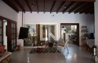 Casa para venda - vicentina, 4 quartos,  232 m² - são leopoldo