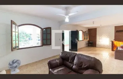 Casa para venda - itaipu, 3 quartos,  680 m² - niterói