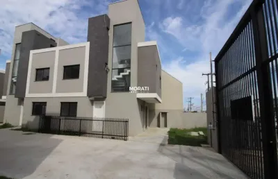 Sobrado triplex 03 quartos sendo 01 suíte no uberaba