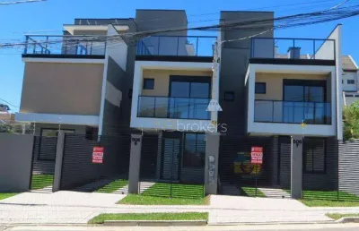 Triplex em condomínio com três  quartos, e uma suíte! pronto pra morar, de frente pra rua