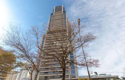 Andar alto, mobiliado e localização privilegiada no centro!