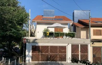 Casa para locação na vila madalena, são paulo-sp -  3 suítes, 5 banheiros e 2 vagas de garagem!