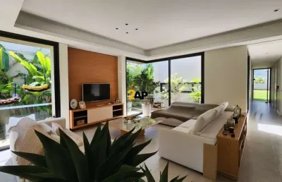 Imperdível casa à venda em interlagos: 3 quartos, 3 suítes, 2 salas, 4 banheiros, 6 vagas de garagem e 797m² de área!