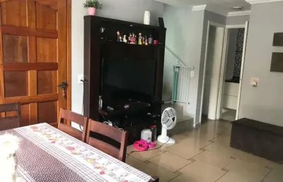 Imperdível oportunidade de adquirir casa em condomínio no parque munhoz, são paulo-sp! 3 quartos, 1 suíte, 3 banheiros, 2 vagas de garagem e 80,00 m² de área.