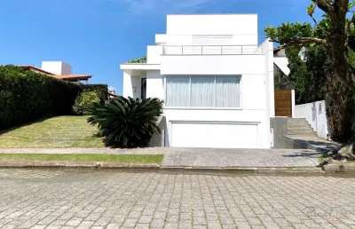 Casa em condomínio fechado com 4 quartos à venda na rua das garoupas, jurerê, florianópolis por r$ 5.350.000