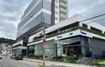 Sala comercial à venda na rua josé brognoli, saco dos limões, florianópolis por r$ 890.000