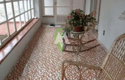 Casa térrea  raridade, em maravilhosa localização e  próximo da praia do canal 6