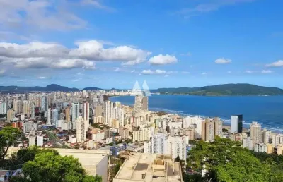 Casa de alto padrão no morro santa terezinha em santos