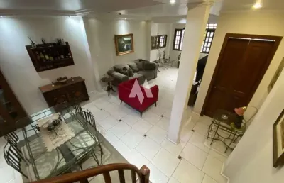 Sobrado com 03 dormtorios sendo 01 suite no gonzaga em santos