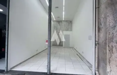 Lojas comerciais para locação no centro de santos**  oportunidade imperdível para empreendedores!  disponíveis 3 lojas comerciais localizadas na amador bueno, com a riachuelo no coração do centro de s