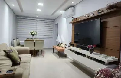 Apartamento 2 dormitórios com dependência completa e garagem fechada- itararé