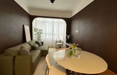 Apartamento á venda  02 dormitórios 1 suíte  com vista para o mar em santos/sp