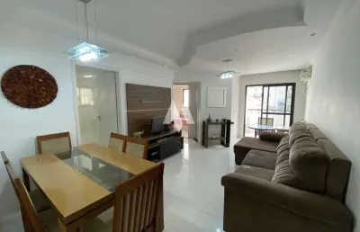 Apartamento 2 dormitórios, com vaga e lazer no prédio.quadra da praia do itararé, são vicente/sp