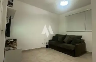 Casa em villaggio no marapé com 2 suítes e piscina.
