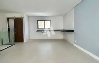 Linda casa em condomínio novo com acabamento impecável