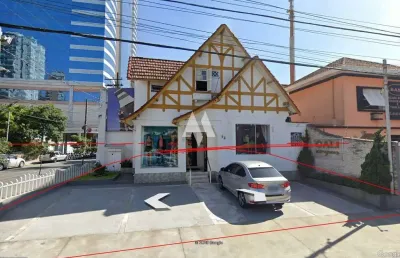 Casa com 3 quartos para alugar na Rua Guaibê, Aparecida, Santos