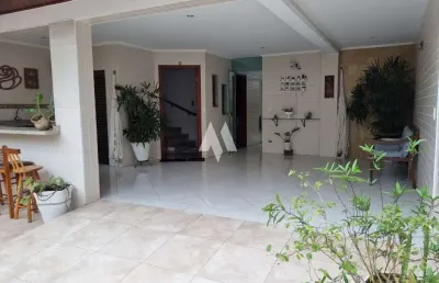 Casa com 3 quartos à venda na Rua Galeão Coutinho, Embaré, Santos