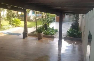 Casa com 2 quartos e 5 banheiros à venda, 172 m² por r$ 1.500.000