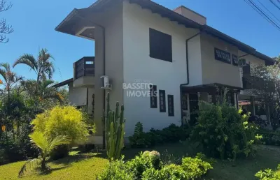 Casa em condomínio fechado com 6 quartos à venda na rodovia haroldo soares glavan, 1800, cacupé, florianópolis por r$ 2.199.000