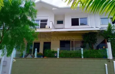 Casa em condomínio fechado com 3 quartos à venda na rua das piraúnas, 845, jurerê internacional, florianópolis por r$ 2.500.000
