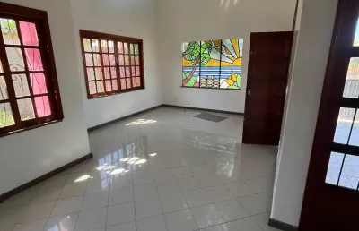Casa com 3 quartos para alugar na Rua  Adauto Uchôa, 7  Shangrila, 7, Parque 10 de Novembro, Manaus