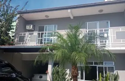 Casa com 4 quartos à venda no centro, são josé dos pinhais  por r$ 990.000