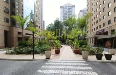 Flat para locação em moema, totalmente mobiliado com serviços, 260 mts da estação moema linha lilás!