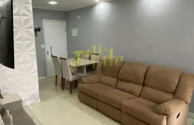 2 quartos, sendo 1 suíte, 1 banheiro, 1 vaga de garagem e uma área total de 54,00 m2.