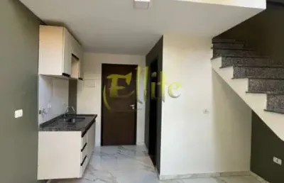 Loft duplex de 35m² disponível para locação, perfeito para quem busca praticidade e conforto em uma localização estratégica.