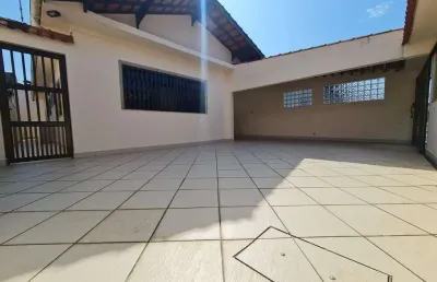 Casa com 528 m² de terreno no jd. real - com piscina e espaço grill