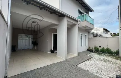 Casa com 3 quartos à venda na brasilia, 61, centro, penha por r$ 1.500.000