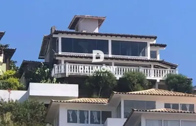 Geribá - búzios - casa duplex, em condomínio, 4 quartos (3 suítes), pé na areia.