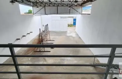 Galpão no bairro tomba  próximo ao cis-  feira de santana