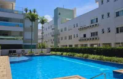Apartamento com dois dormitórios perto do mar e do centrinho de ingleses