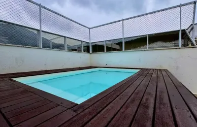 Cobertura com 3 dormitórios e 2vagas na praia dos ingleses