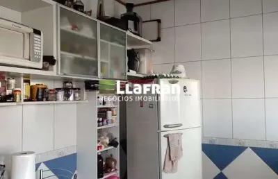 Casa com 2 quartos à venda na Avenida Albert Einstein, 01, Núcleo Residencial Isabela, Taboão da Serra