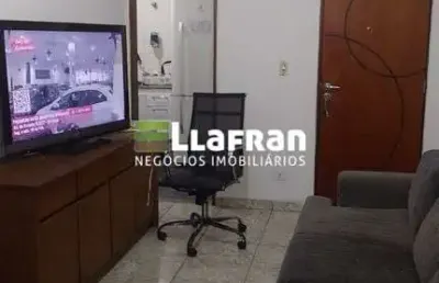Apartamento com 2 quartos para alugar na Rua Hortência Albuquerque Orlandino, 639, Parque Pinheiros, Taboão da Serra