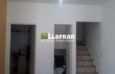 Casa com 2 quartos à venda na Rua Josefina Luize De Morais, 01, Jardim Maria Rosa, Taboão da Serra