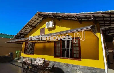 Casa com 3 quartos à venda na Rua Mariana Amélia de Azevedo, São João Batista, Belo Horizonte