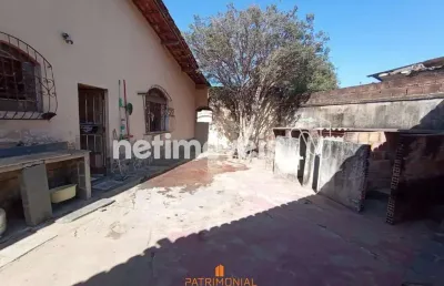 Casa com 3 quartos à venda na Praça Domingos Perez Furletti, Letícia, Belo Horizonte