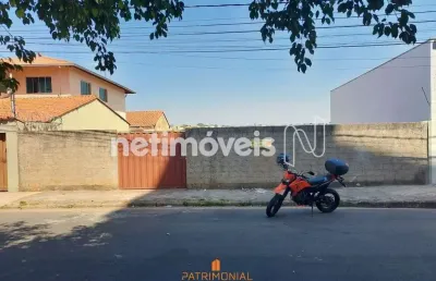 Terreno à venda na Rua dos Apaches, Santa Mônica, Belo Horizonte